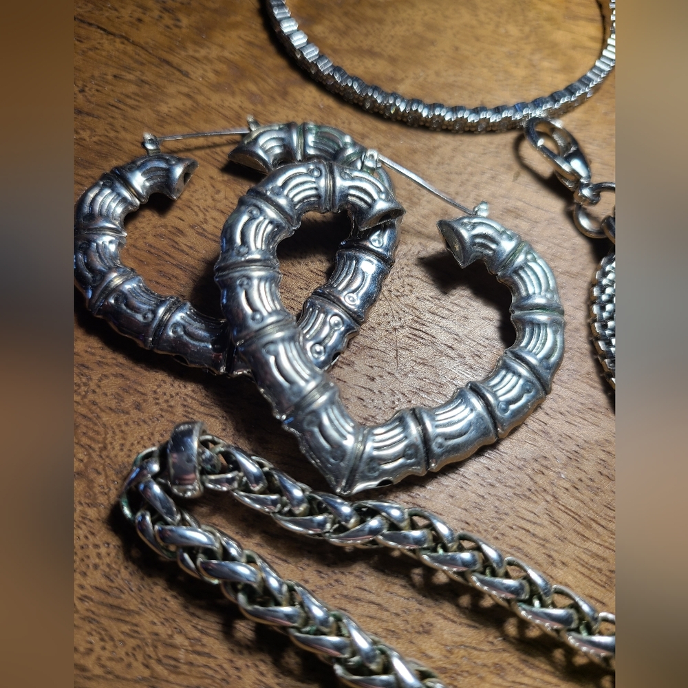 Lot of silver toned fashion jewelry